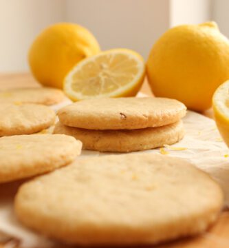 galletas de limon veganas y limones
