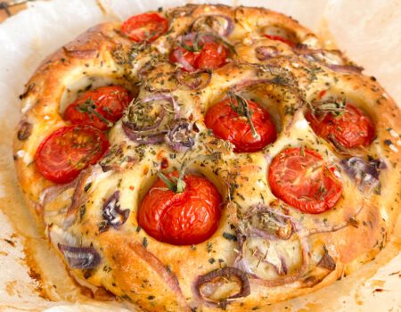focaccia con tomates