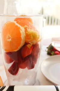 frutas en un tazón transparente